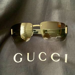 Gucci Sunglasses 2851S
Fashion Rimless Rectangle
Unisex